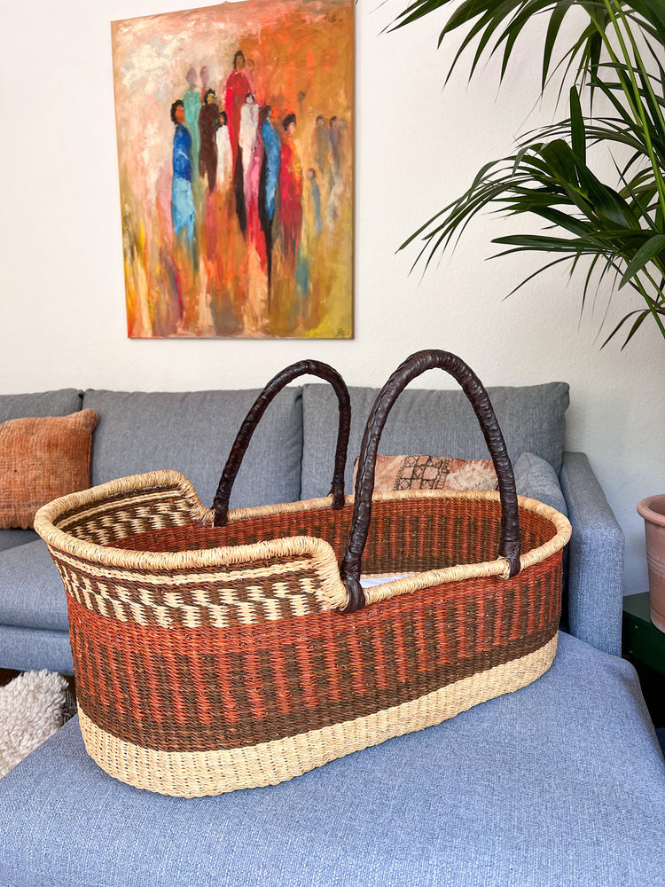 Rust brown woven Baby Moses Basket (mattress included) Olá Lindeza