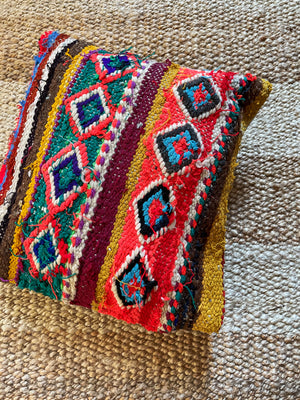 Hada flatweave pillow with embroidery - multicolor