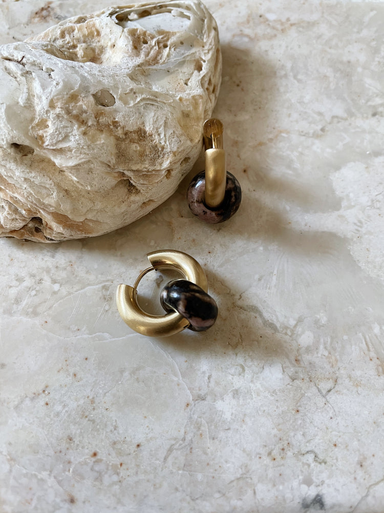 Rhodonite stone hoops 1,5cm - matte gold
