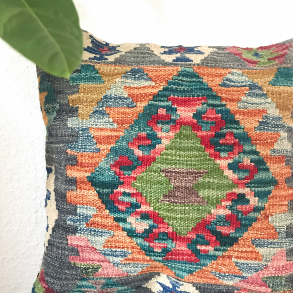 Kilim tribal pillow | Olá Lindeza 
