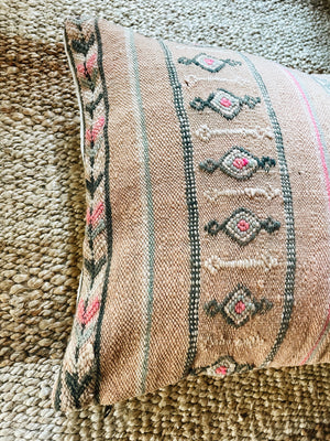 Jalpari flatweave pillow with embroidery - 40x40 cm