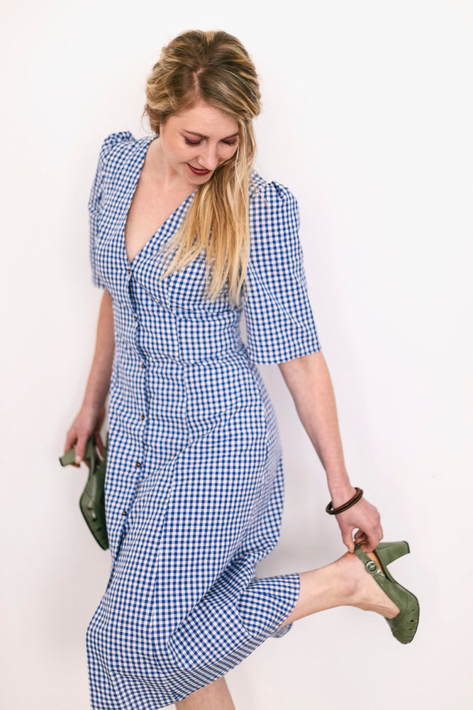 Linen summer dress in blue checks | Olá Lindeza
