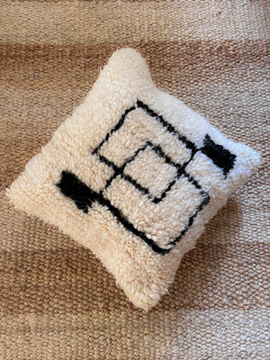Aderfi Azilal berber pillow - natural wool and black geometry - 45 x 45cm