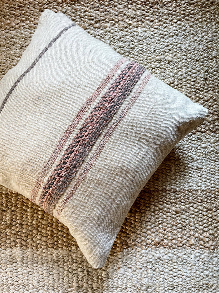Madi flatweave pillow - pink and brown 45 x 45cm