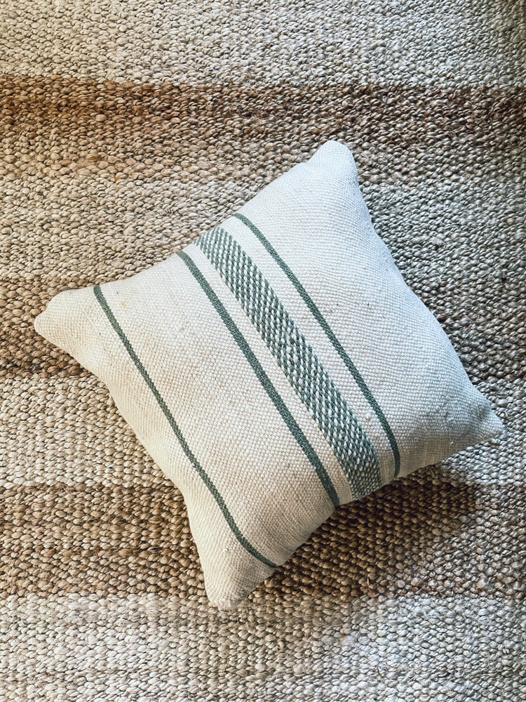 Hadeed flatweave pillow - green 45 x 45cm