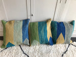 vibrant kilim cushions | Olá Lindeza
