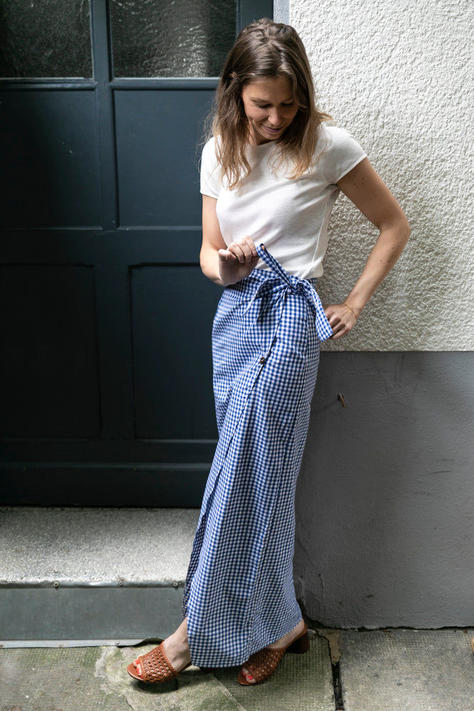 Blue checkered maxi skirt | Olá Lindeza