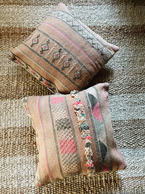 Jalpari flatweave pillow with embroidery - 40x40 cm