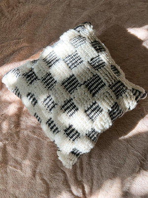 Azilal berber pillow - natural wool and black embroidery - 45 x 45 cm