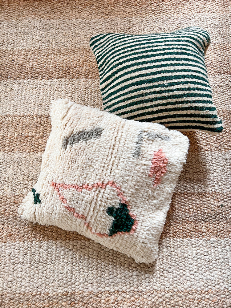 Azilal berber pillow - Natural wool and green pink grey pattern - 45 x 45 cm