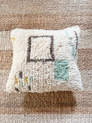 Azilal berber pillow - natural wool and mint green beige - 45 x 45cm