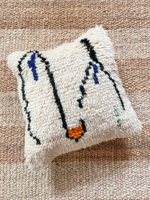 Azilal berber pillow - Natural wool and playful lines - 45 x 45 cm