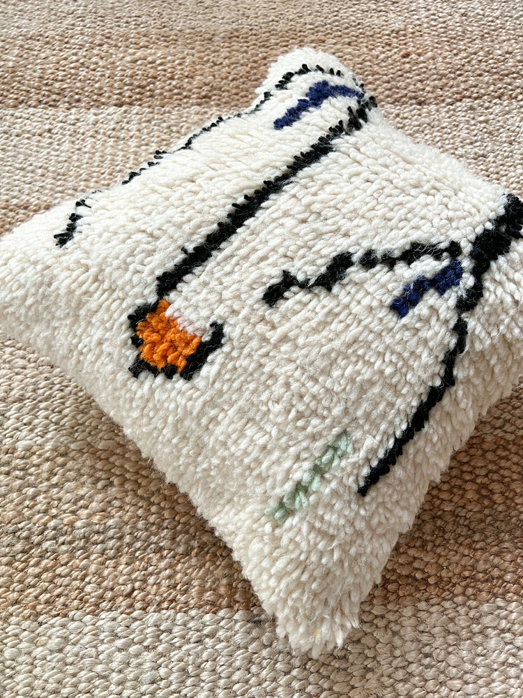 Azilal berber pillow - Natural wool and playful lines - 45 x 45 cm
