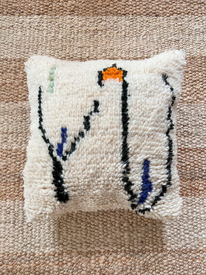 Azilal berber pillow - Natural wool and playful lines - 45 x 45 cm