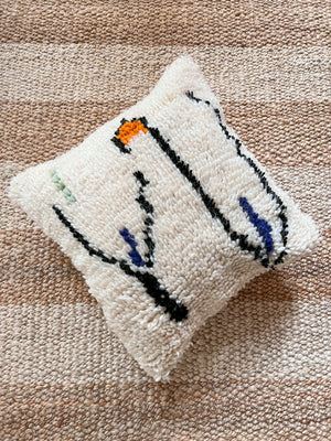 Azilal berber pillow - Natural wool and playful lines - 45 x 45 cm