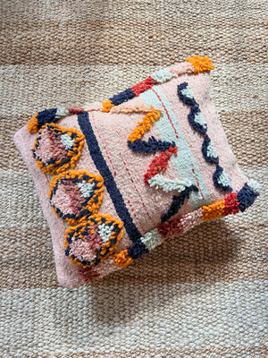 Flatweave pillow natural wool pink with colorful geometry 40 x 45 cm