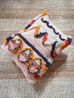 Flatweave pillow natural wool pink with colorful geometry 40 x 45 cm