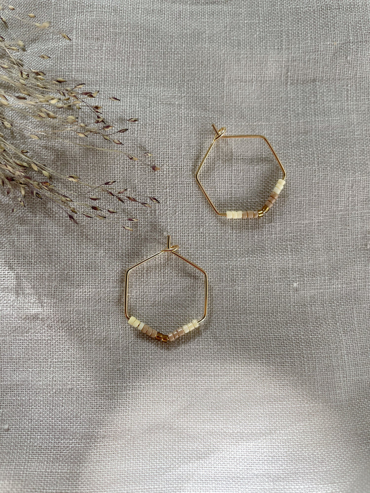 Hexagon minimal pearl hoops - yellow sand copper