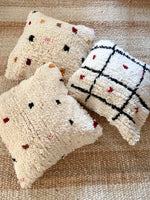 Agerzam Azilal berber pillow - Natural wool and small playful dots - 45 x 45cm