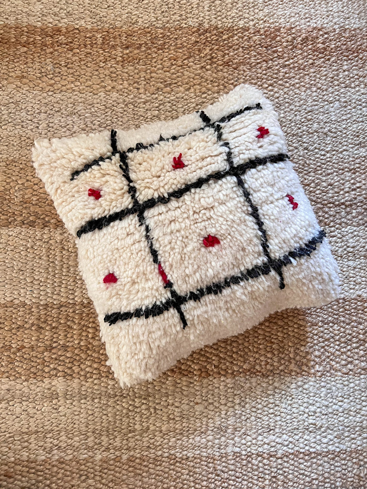 Siman Azilal berber pillow - Natural wool and grid with dots - 45 x 45cm