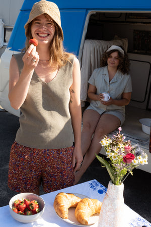 Shorts with pockets - Flowered reddish brown