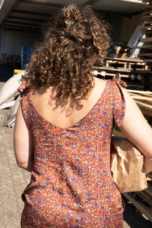 Dress with shoulder straps - Flowered reddish brown