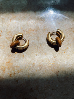 Caramel stone hoops 1,5cm - matte gold