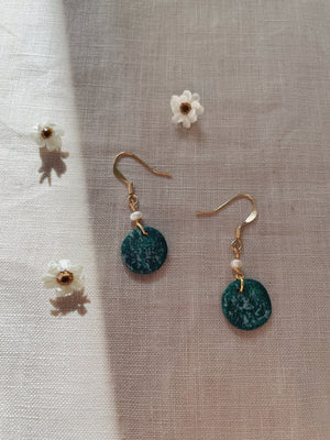 Josie earrings - green speckled