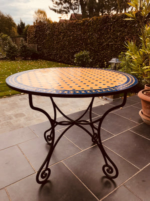 Ocher blue mosaic tile table | Olá Lindeza